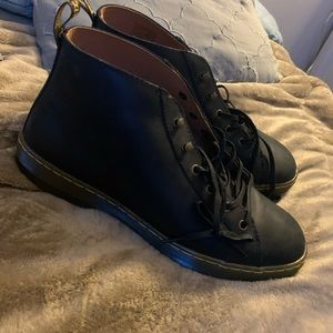 Docs men’s 6 hole size 11 black